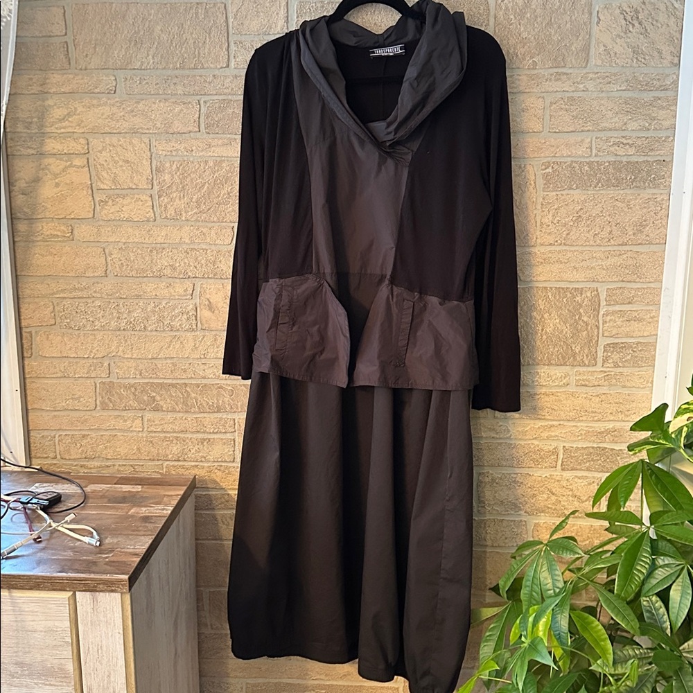 Transparente Black Hooded Midi Dress